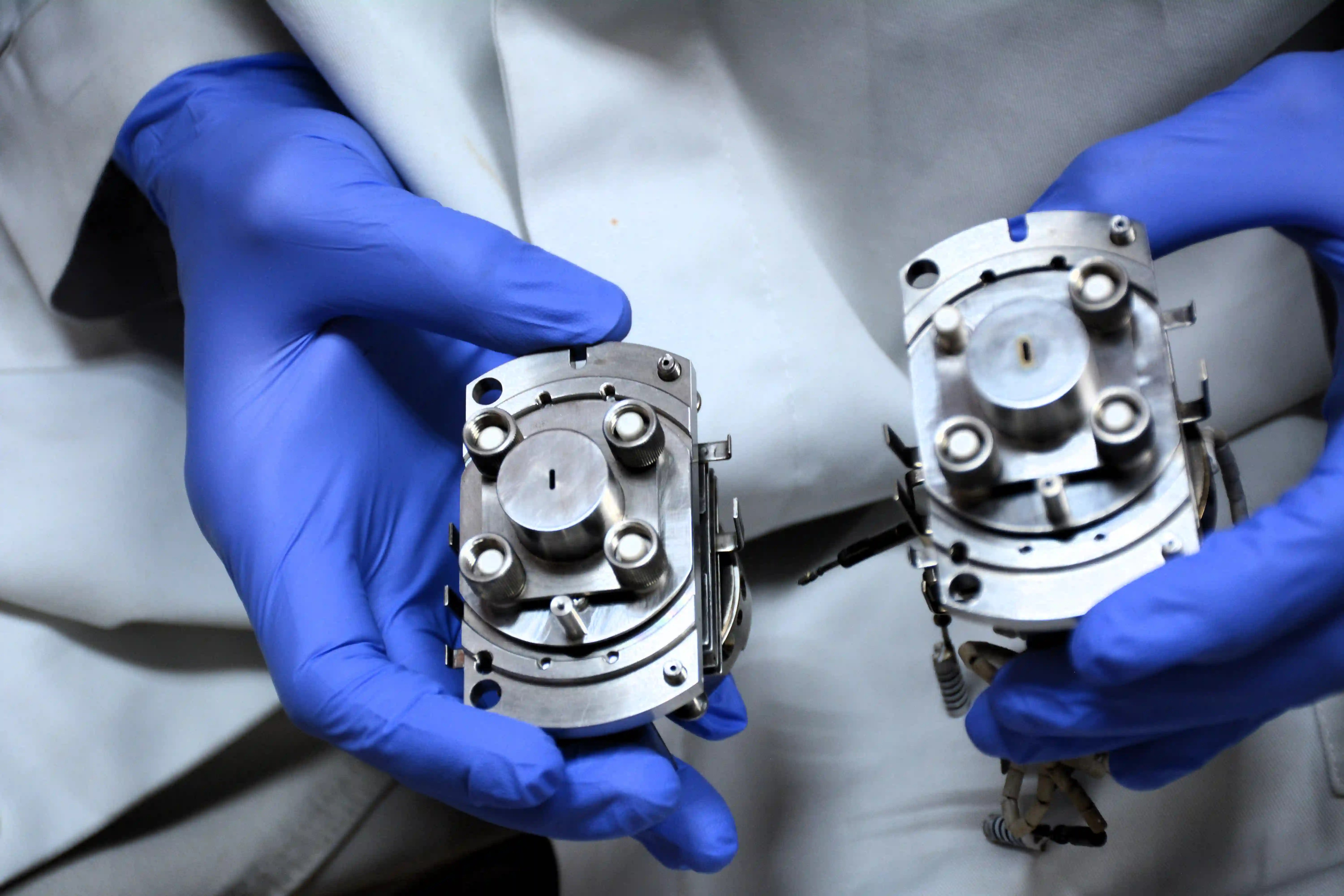 Mass spectrometry research and protein identification